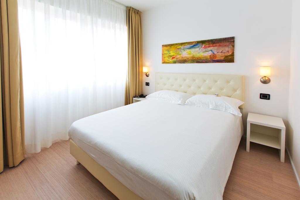 Hotel Maine 피날레리구레 객실 사진